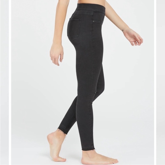 SPANX NWOT Vintage Distressed Ankle Skinny Jeans - Picture 3 of 6